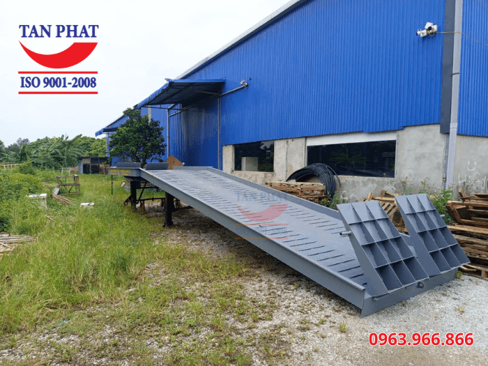 Cầu dẫn xe nâng lên container 8 tấn bàn giao hoàn thiện tại TP Vĩnh Yên, tỉnh Vĩnh Phúc