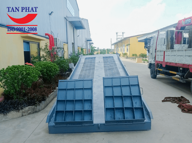 Mặt cầu sử dụng mặt phi gân chống trượt