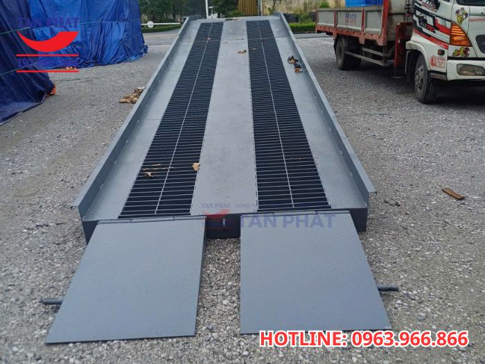 Cầu dẫn xe nâng mặt grating