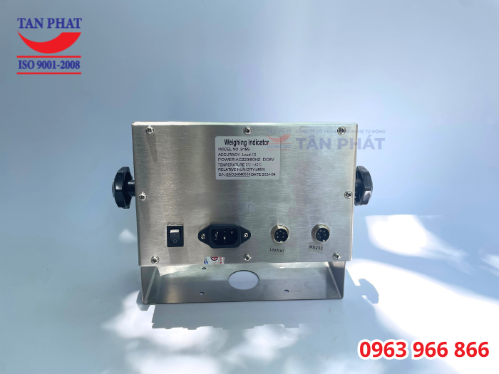 Cổng kết nối RS232 cho phép kết nối với các thiết bị ngoại vi
