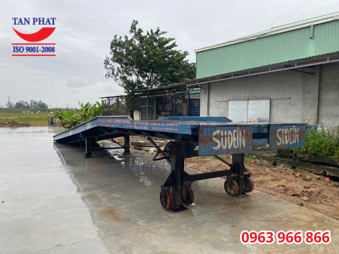 dịch vụ di chuyển cầu dẫn xe nâng