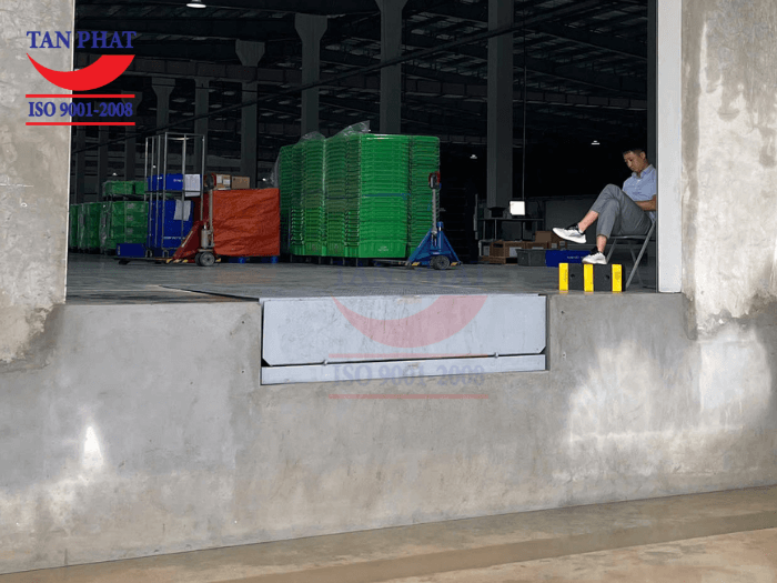 Sàn nâng thủy lực Dock Leveler 6 tấn lắp đặt hoàn thiện tại tỉnh Hà Nam