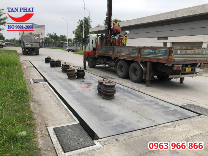 Trạm cân ô tô điện tử 60 tấn được kiểm định tại Hà Nam