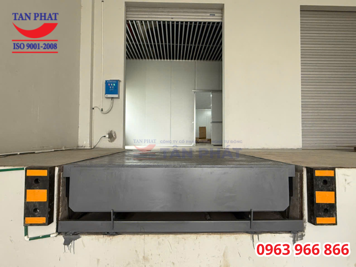 Dock Leveler 8 tấn lắp đặt hoàn thiện tại Ninh Bình