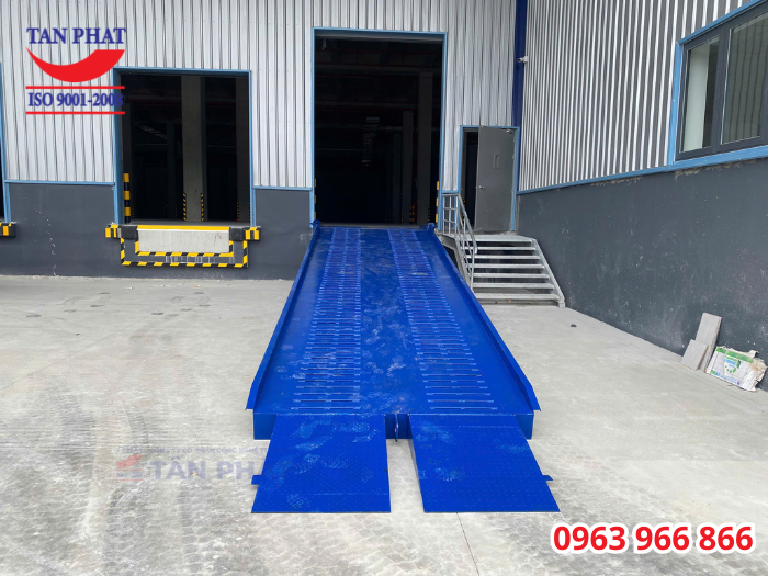 thuê cầu container