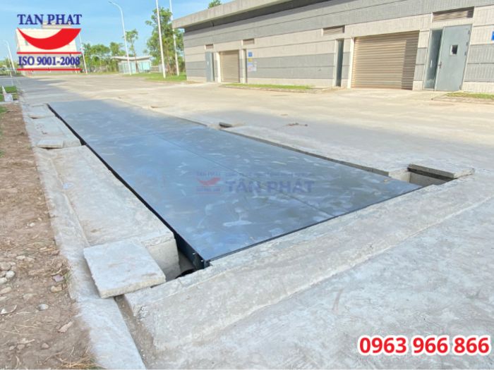 Trạm cân ô tô lắp đặt kiểu nổi với 2 đầu dốc lên xuống
