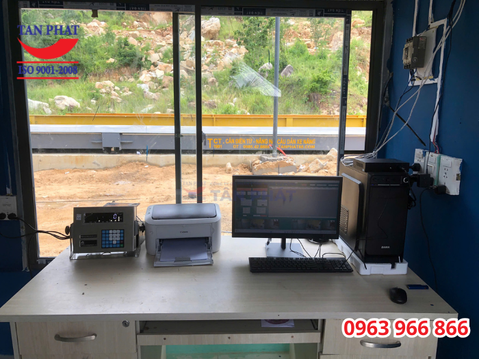 Hệ thống đầu cân, máy tính, máy in giúp vận hành và quản lý dữ liệu cân