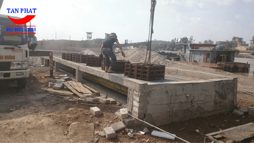 Xây dựng móng cân ô tô điện tử 