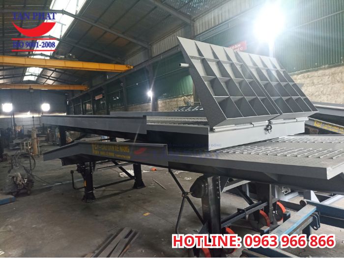 Tân Phát - Đơn vị sản xuất cầu dẫn xe nâng dài 14m uy tín