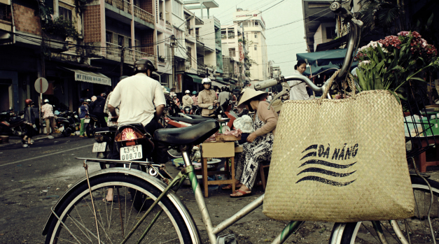 Hè này dùng túi xách nam nào thì phù hợp