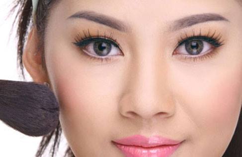 Cách trang điểm chụp ảnh ngoài trời cho teen