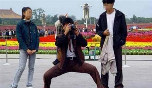 Những tư thế chụp hình 'bá đạo' của các nhiếp ảnh gia