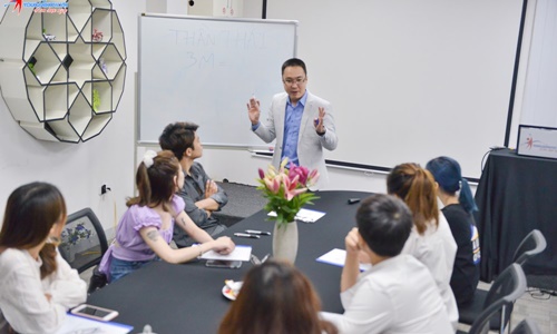 Tại sao cần cải thiện kĩ năng giao tiếp trong cuộc sống