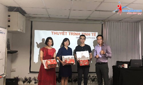 Khóa giao tiếp thuyết trình K31: Buổi học cuối đầy ý nghĩa