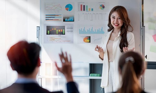 Kỹ Năng Thuyết Trình Là Gì? Bí Quyết Giúp Bạn Tự Tin Thuyết Trình Trước Đám Đông