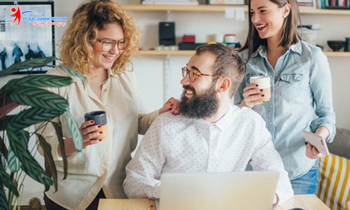 Nên giao tiếp thế nào với đồng nghiệp công sở