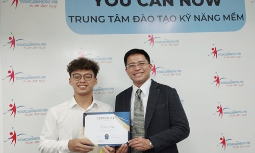 Khóa giao tiếp thuyết trình K77: Những bài tốt nghiệp bổ ích và thú vị