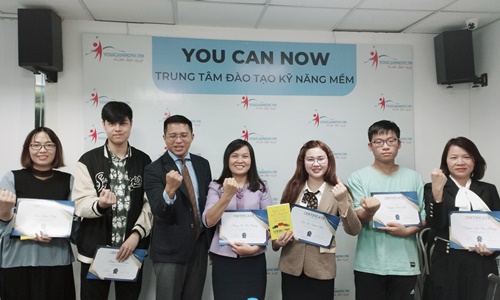 Khóa Giao tiếp - Thuyết trình K78: Một bất ngờ trong buổi tốt nghiệp