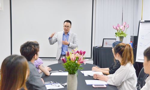 Khóa học kĩ năng giao tiếp - thuyết trình tối thứ 3, 5, 7