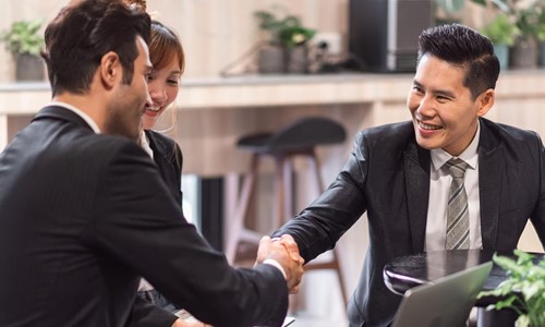 Cách Giao Tiếp Bán Hàng Hiệu Quả Và Thu Hút Khách Hàng