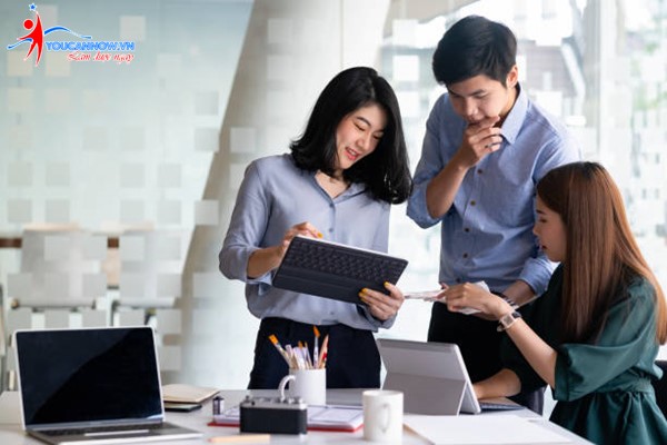 Sự ảnh hưởng của các yếu tố tới hành vi giao tiếp công vụ