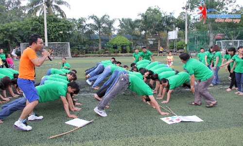 MC và hoạt náo viên của sự kiện team building cần làm những gì?