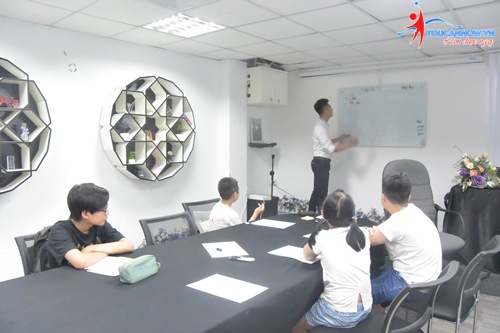 Lớp MC nhí khóa 0318 kết thúc
