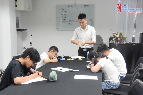 Lớp MC nhí khóa 0318 kết thúc
