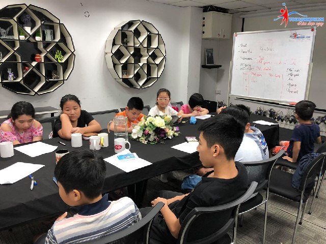 Khóa học MC nhí K13: Kỳ nghỉ hè với một khóa học thú vị, bổ ích