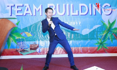 MC và hoạt náo viên của sự kiện team building cần làm những gì?