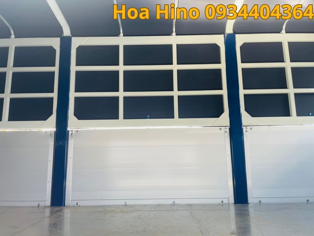 hino-300-thung-bat
