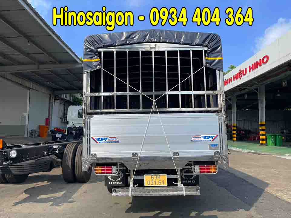 hino-5-tan-thung-bat-moi-nhat