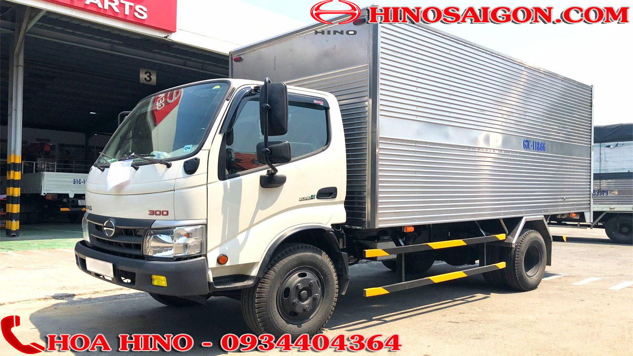 Xe tải Hino 3T5 thùng kín