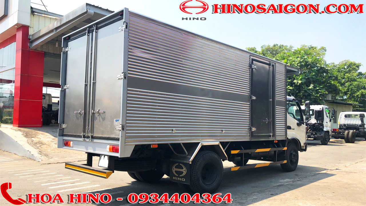 Xe tải Hino 3T5 thùng kín