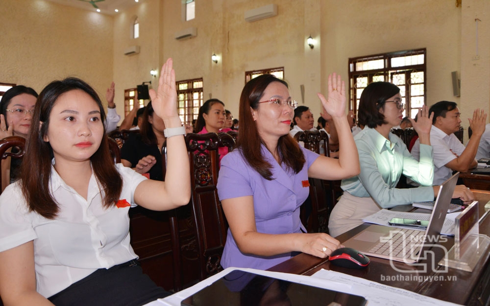 ĐẠI TỪ: XEM XÉT, ĐIỀU CHỈNH BỔ SUNG KẾ HOẠCH ĐẦU TƯ CÔNG