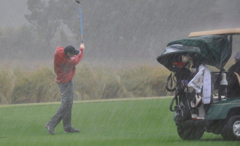 Những lưu ý khi chơi golf dưới trời mưa Những lưu ý khi chơi golf dưới trời mưa