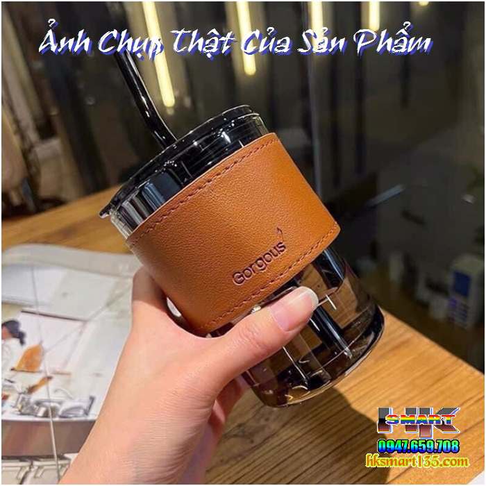 Cốc thủy tinh bao da Gorgous 450ml có nắp chống tràn kèm ống hút