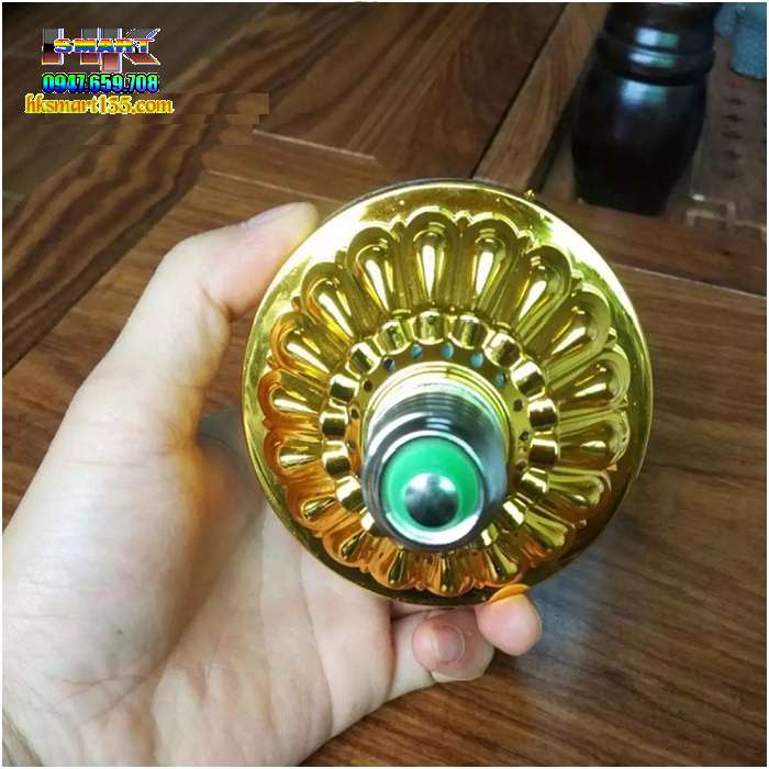 Đèn chớp sân khấu 7 màu xoay 360 độ