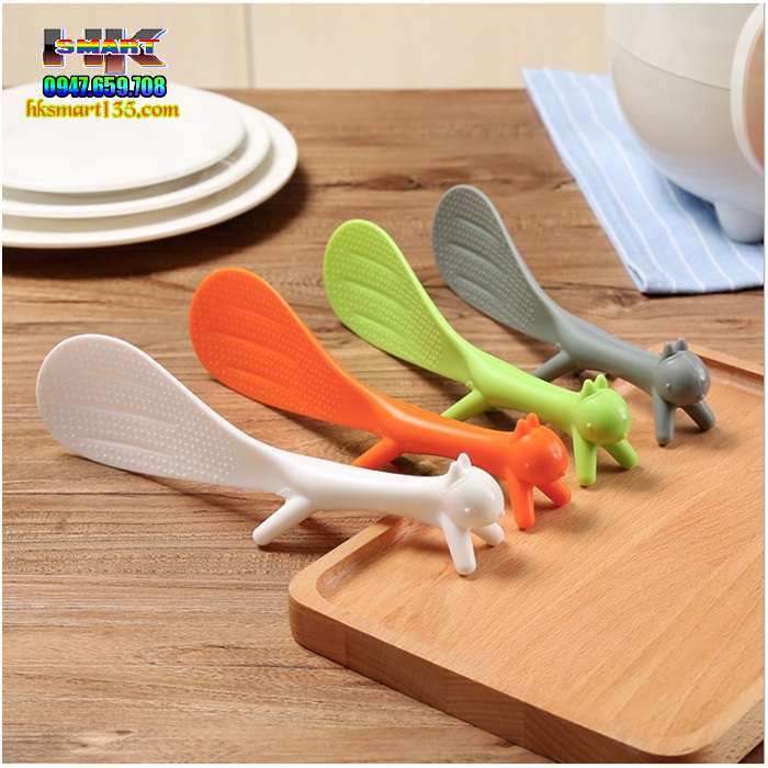 Muôi xới cơm hình chú Sóc