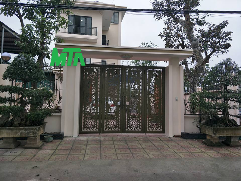 mẫu cổng hoa văn CNC đẹp