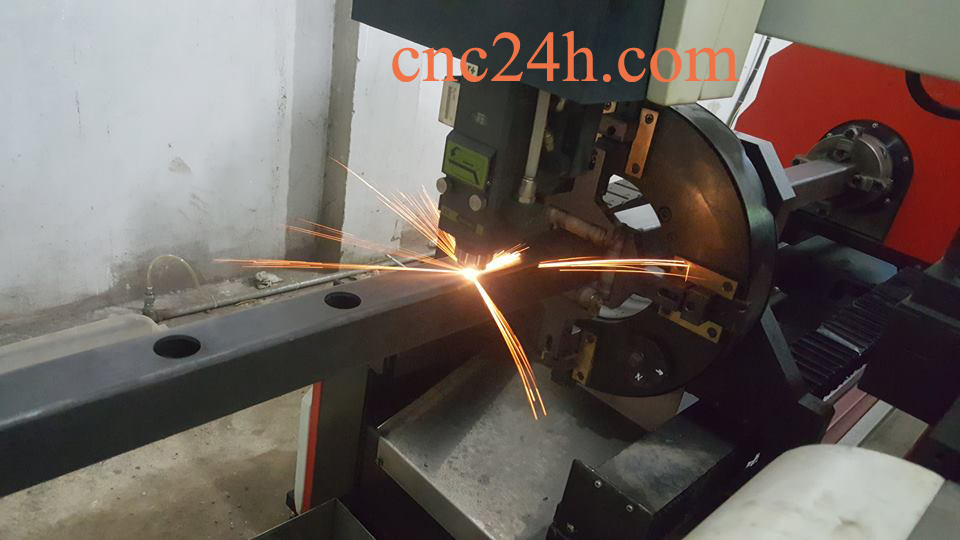 gia công cơ khí bằng máy laser fiber