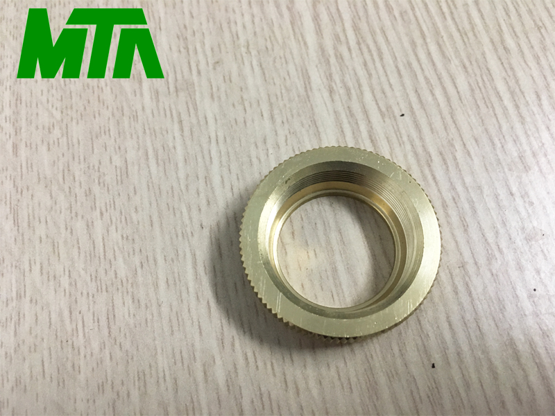 đẩu ren đồng ở mỏ cắt plasma
