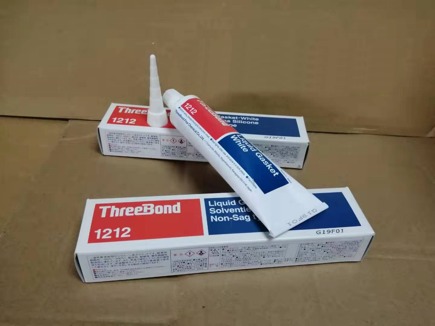 HIỆU QUẢ CỦA KEO THREEBOND 1215 KHI DÁN LINH KIỆN ĐIỆN TỬ