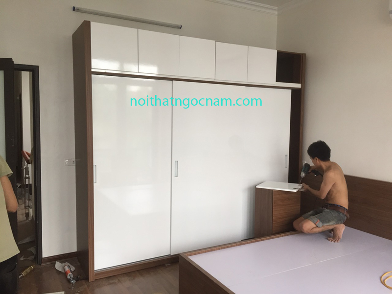 Mẫu tủ quần áo Acrylic An Cường