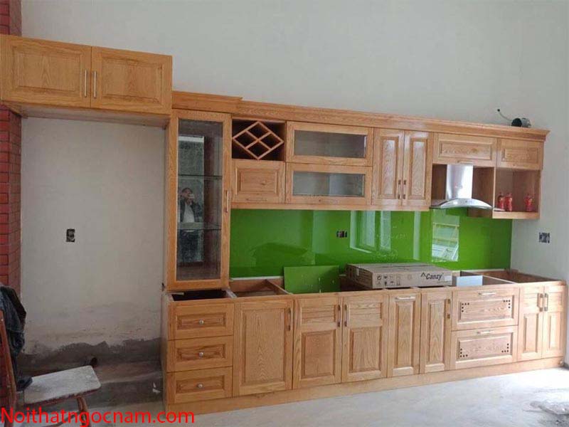 Mẫu tủ bếp gỗ NGA hình chữ i giá rẻ