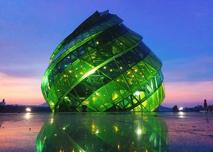 Résultat de recherche d'images pour "đà lạt quảng trường lâm viên"