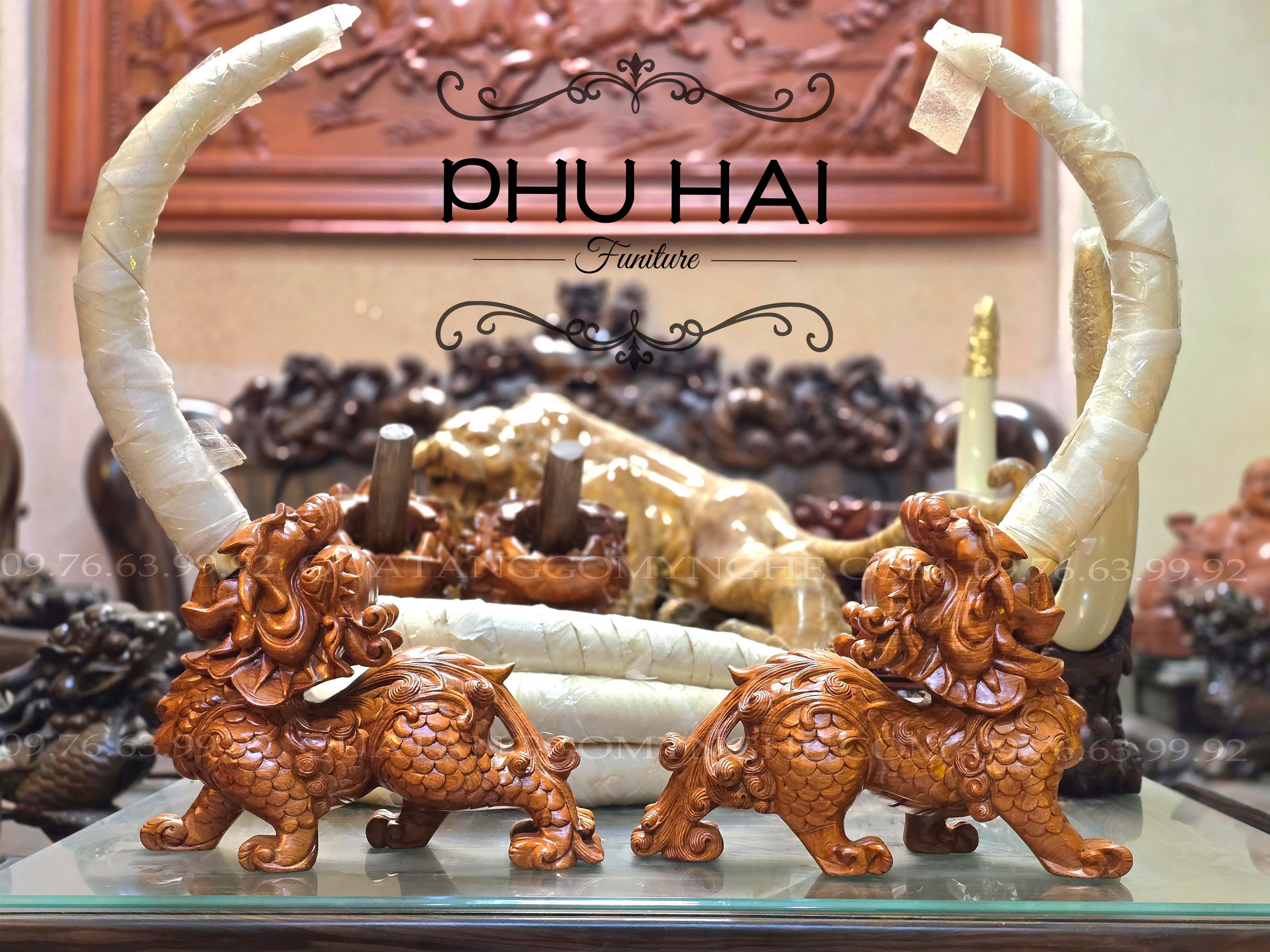 Cặp Kỳ Lân Ngậm Ngà Chạm Khắc Hoa Văn