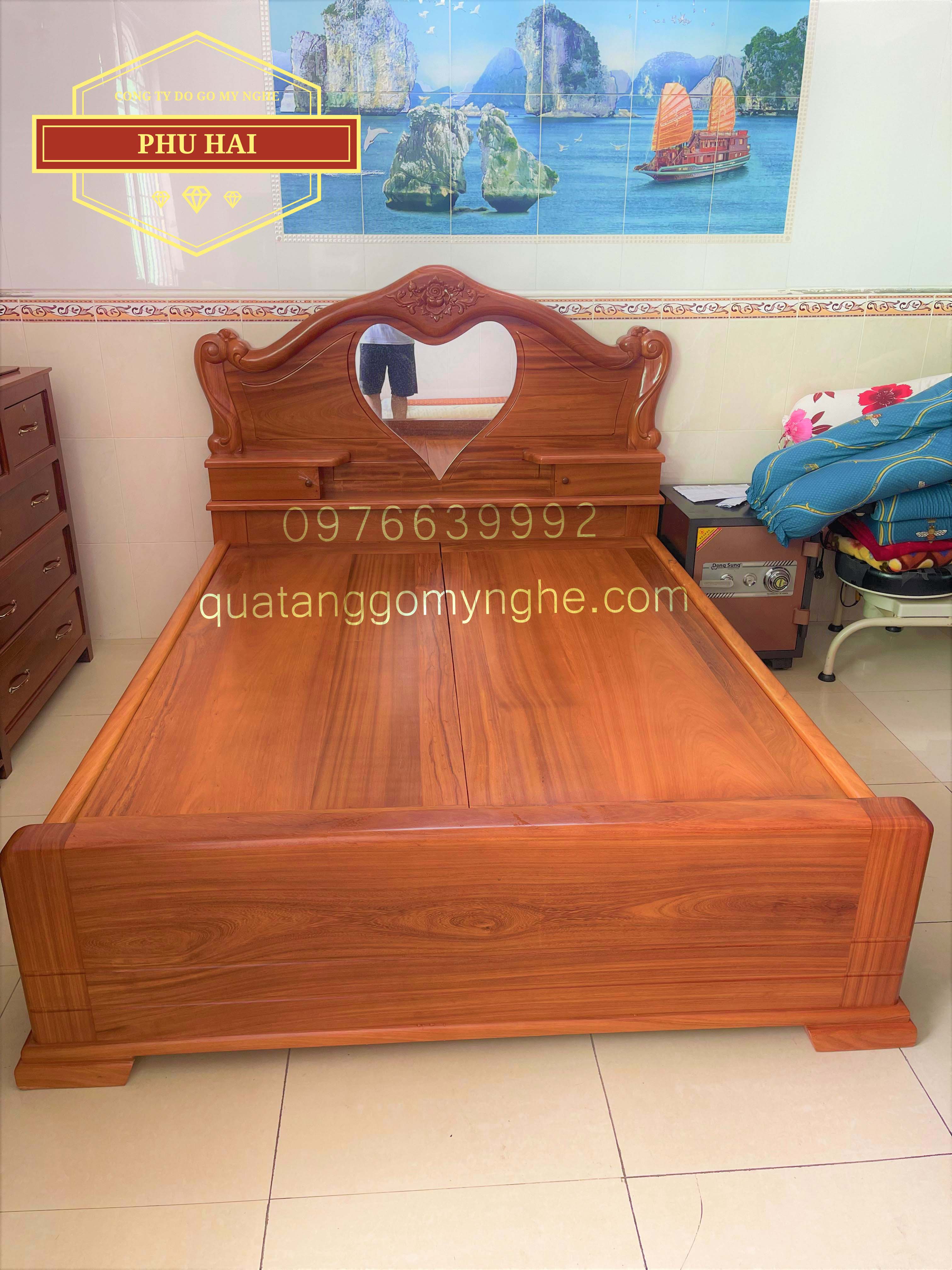 Giường ngủ gỗ tự nhiên mẫu trái tim đẹp