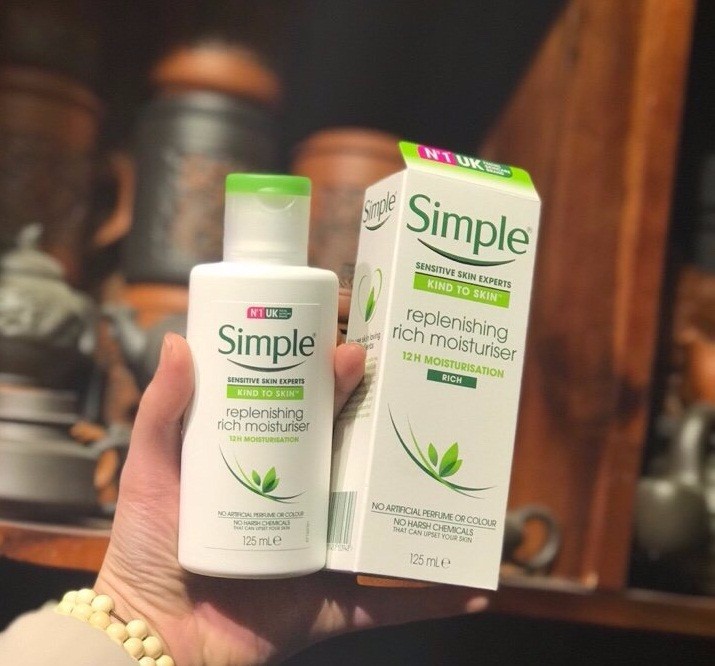 Kem Dưỡng Ẩm Simple Kind To Skin Replenishing Rich Moisturiser