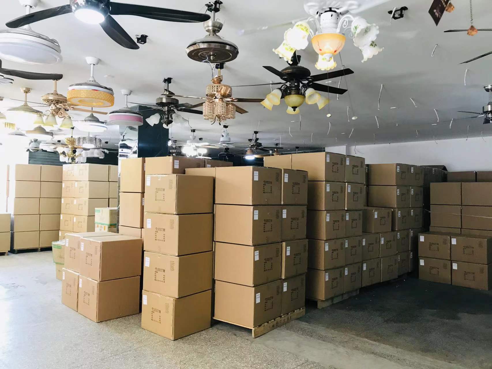 QUẠT TRẦN ĐÈN AT04